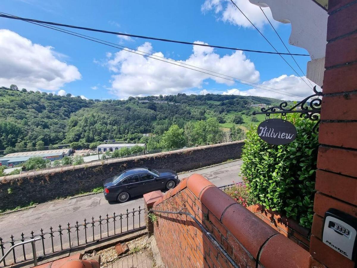 Modern 4-Bedroom Townhouse With Private Garden Abertillery Εξωτερικό φωτογραφία